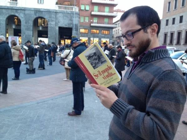 Il sit in delle Sentinelle in piedi (inserita in galleria)