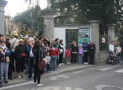 In migliaia per la camminata "Con lo stesso passo" (inserita in galleria)