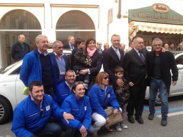 L'inaugurazione della sede di Forza Italia (inserita in galleria)