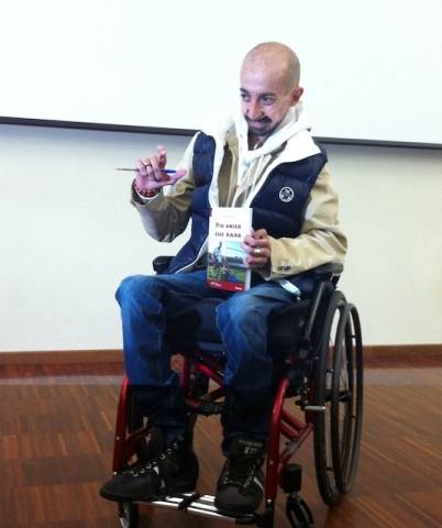 Luca alfano presenta il suo libro (inserita in galleria)