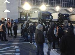 Sciopero alla Cargo City di Malpensa (inserita in galleria)