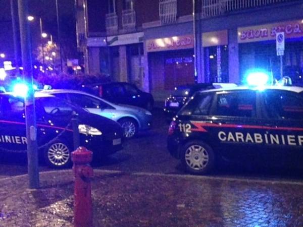 trovato morto a Saronno, il figlio portato in caserma (inserita in galleria)