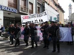 25 aprile di protesta a Saronno (inserita in galleria)