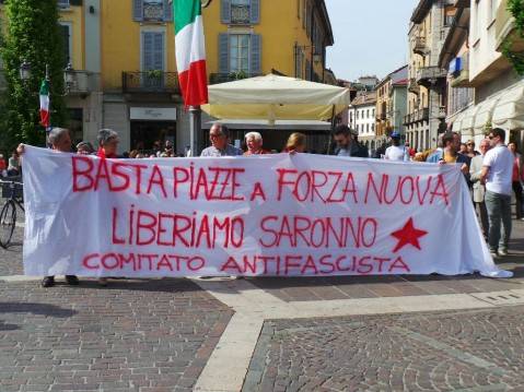 25 aprile di protesta a Saronno (inserita in galleria)