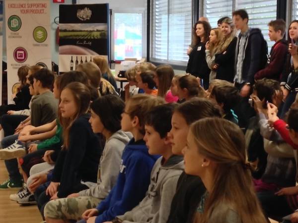 Il Simposio delle Scienze alla Scuola Europea (inserita in galleria)
