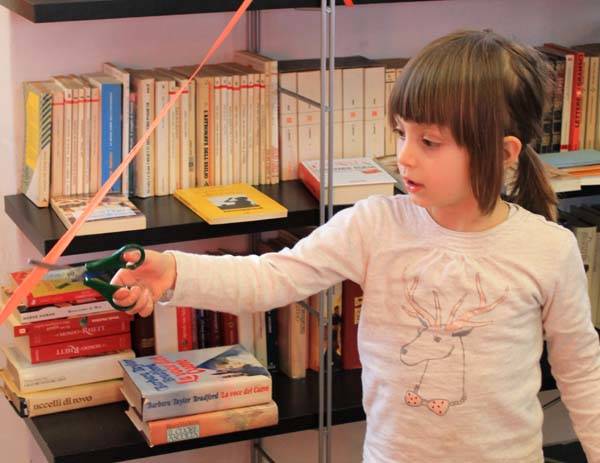 La nuova biblioteca di Gurone (inserita in galleria)
