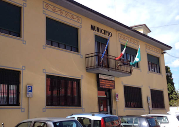 municipio caronno varesino