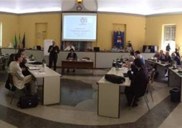 sala consiglio comunale busto arsizio officina delle idee