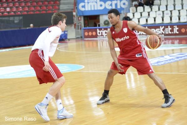 Terrell Stoglin - Primo allenamento con la Cimberio (inserita in galleria)