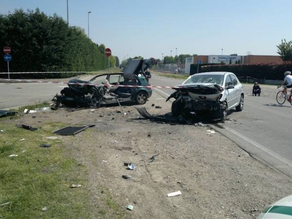 Terribile scontro tra Busto e Lonate (inserita in galleria)