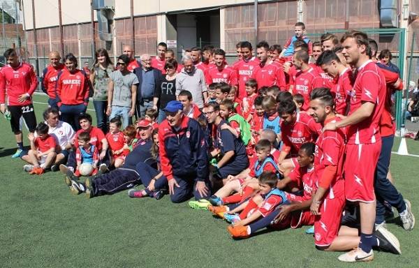 Varese, grandi e piccoli uniti nel ricordo di Martino (inserita in galleria)