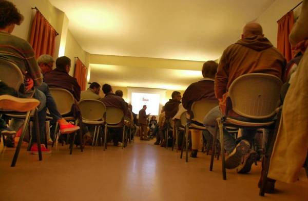 Angera, il confronto tra i candidati (inserita in galleria)