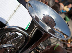 Bande in festa a Sesto Calende (inserita in galleria)