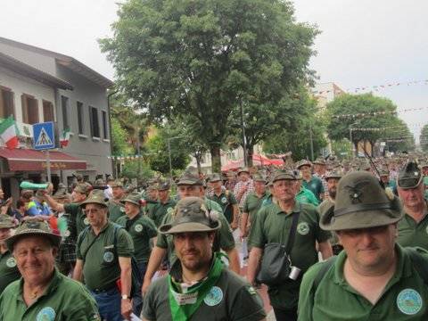 Dal Varesotto a Pordenone per l'87^ adunata degli alpini (inserita in galleria)