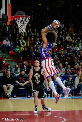 Gli Harlem Globetrotters a Masnago 2 (inserita in galleria)