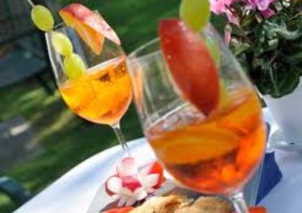 happy hour aperitivo alcol