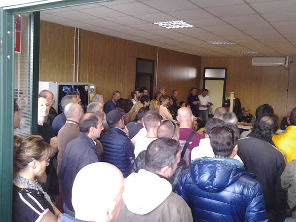I lavoratori Sea occupano gli uffici dei sindacati (inserita in galleria)