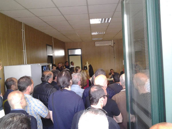 I lavoratori Sea occupano gli uffici dei sindacati (inserita in galleria)