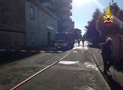 Incendio in un gommista a Busto Arsizio - 2 (inserita in galleria)