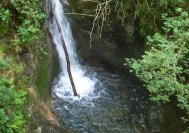 La cascata del Vellone (inserita in galleria)