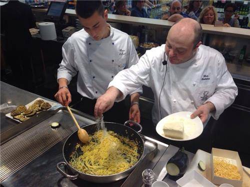 La lezione di cucina di Silvio Battistoni (inserita in galleria)