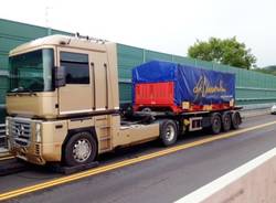 Camion bloccato all'uscita A8 di Gazzada Schianno (inserita in galleria)