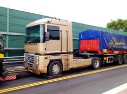 Camion bloccato all'uscita A8 di Gazzada Schianno (inserita in galleria)