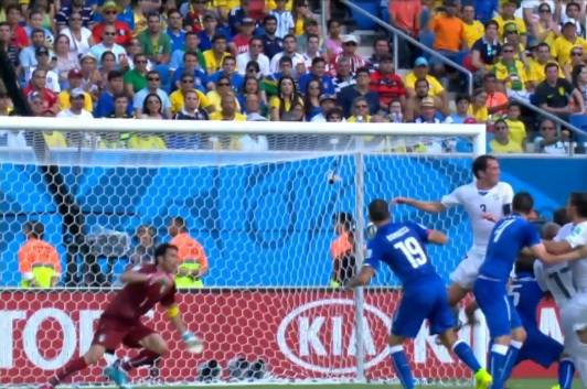 Il gol di Godin fa vincere l'Uruguay (inserita in galleria)