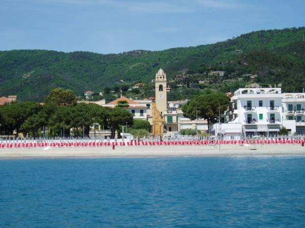 Il mare in Liguria (inserita in galleria)