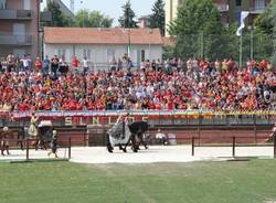 Palio: la sfilata entra in campo (inserita in galleria)