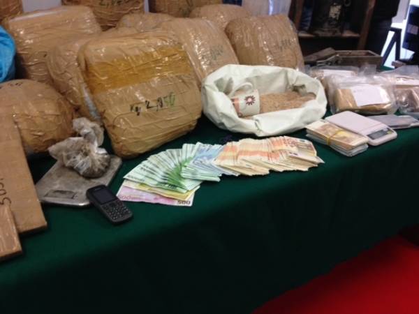 Raffineria di eroina (inserita in galleria)