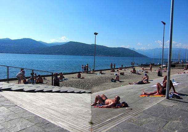 tintarella spiaggia ispra sole estate