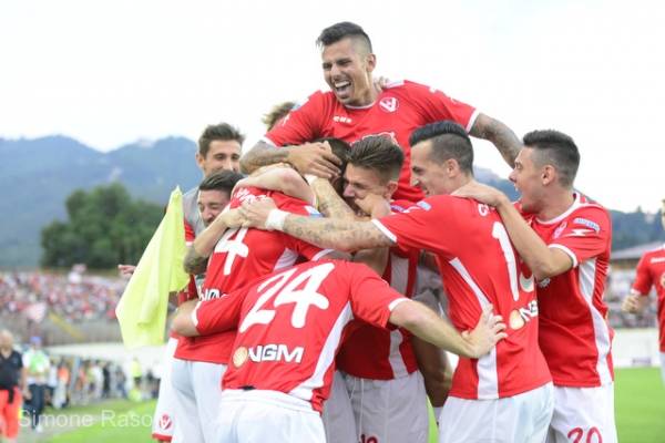 Varese - Novara 2-2 - Salvezza raggiunta (inserita in galleria)