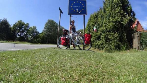 Da Marchirolo a Capo Nord in bici: il viaggio di Claudia (inserita in galleria)
