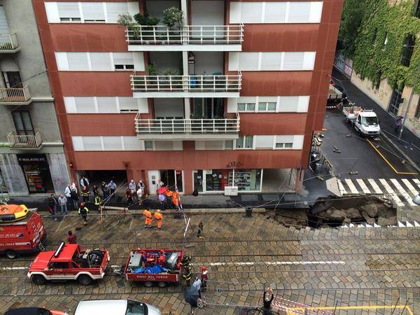 Esonda il Seveso, Milano si allaga (inserita in galleria)
