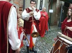 I preparativi della sfilata a Castiglione (inserita in galleria)