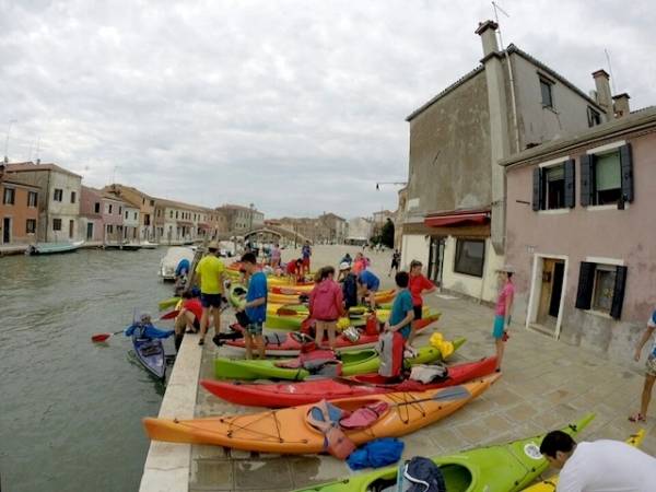 In kayak a Venezia: penultima tappa a Murano (inserita in galleria)