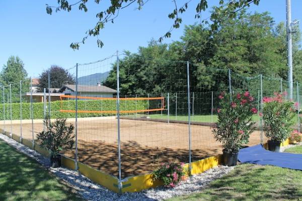 Inaugurato il campo di beach volley a Calcinate (inserita in galleria)