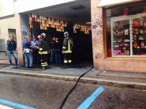 Incendio in via Carrobbio (inserita in galleria)