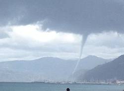 La tromba d'aria sulla spiaggia di Lavagna (inserita in galleria)