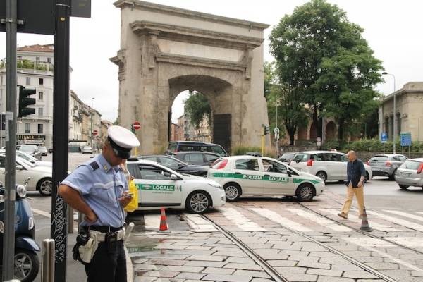 La voragine di Porta Romana (inserita in galleria)
