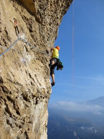 Lo spettacolo dell'arrampicata in montagna (inserita in galleria)