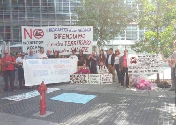 Manifestazione contro Accam a Milano (inserita in galleria)