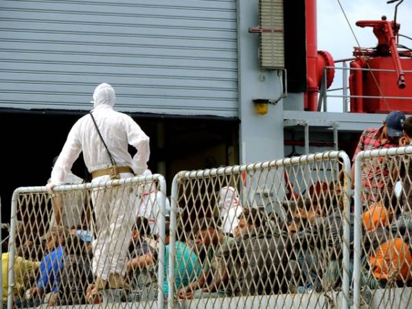 Migranti, i volti (inserita in galleria)