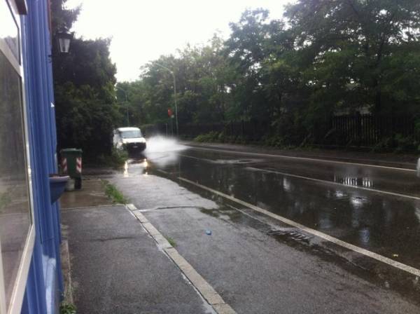 Nubifragio sulla provincia - 7/7/2014 busto arsizio via per cassano (per gallerie fotografiche)