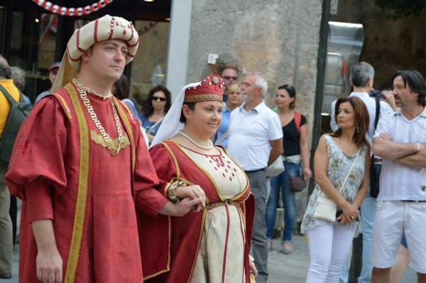 Palio dei Castelli - La corsa dei cerchi (inserita in galleria)