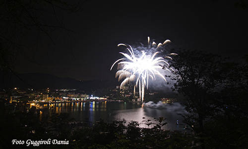 Fuochi a Laveno (inserita in galleria)