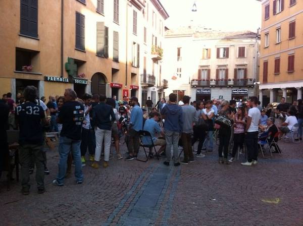 In centinaia in piazza, solidarietà a Loca Ubriaca (inserita in galleria)