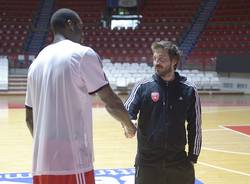 Primo allenamento per la Pallacanestro Varese (inserita in galleria)