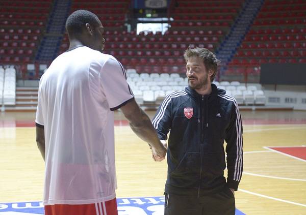 Primo allenamento per la Pallacanestro Varese (inserita in galleria)